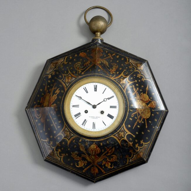 Louis-Philippe Tôle Peinte Sedan Clock