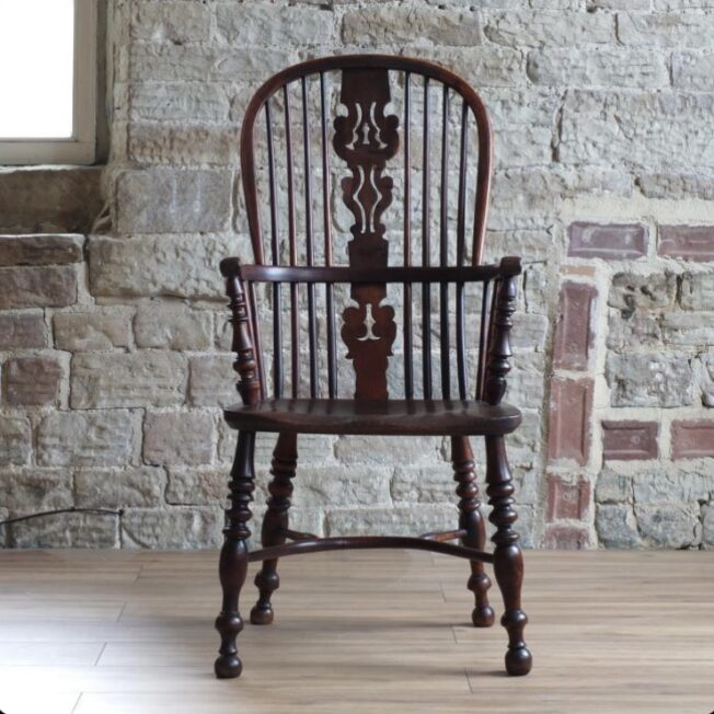 Yew-wood Windsor Chair Gabbitass