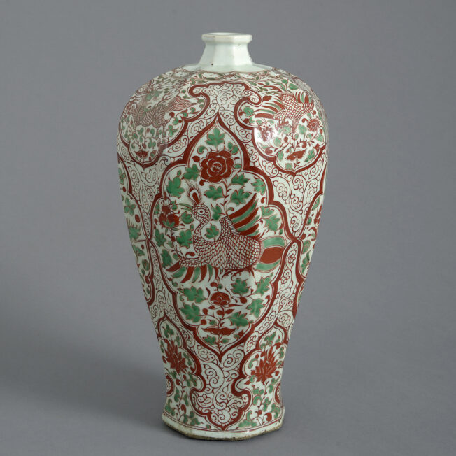 Chinese Wucai Stoneware Vase