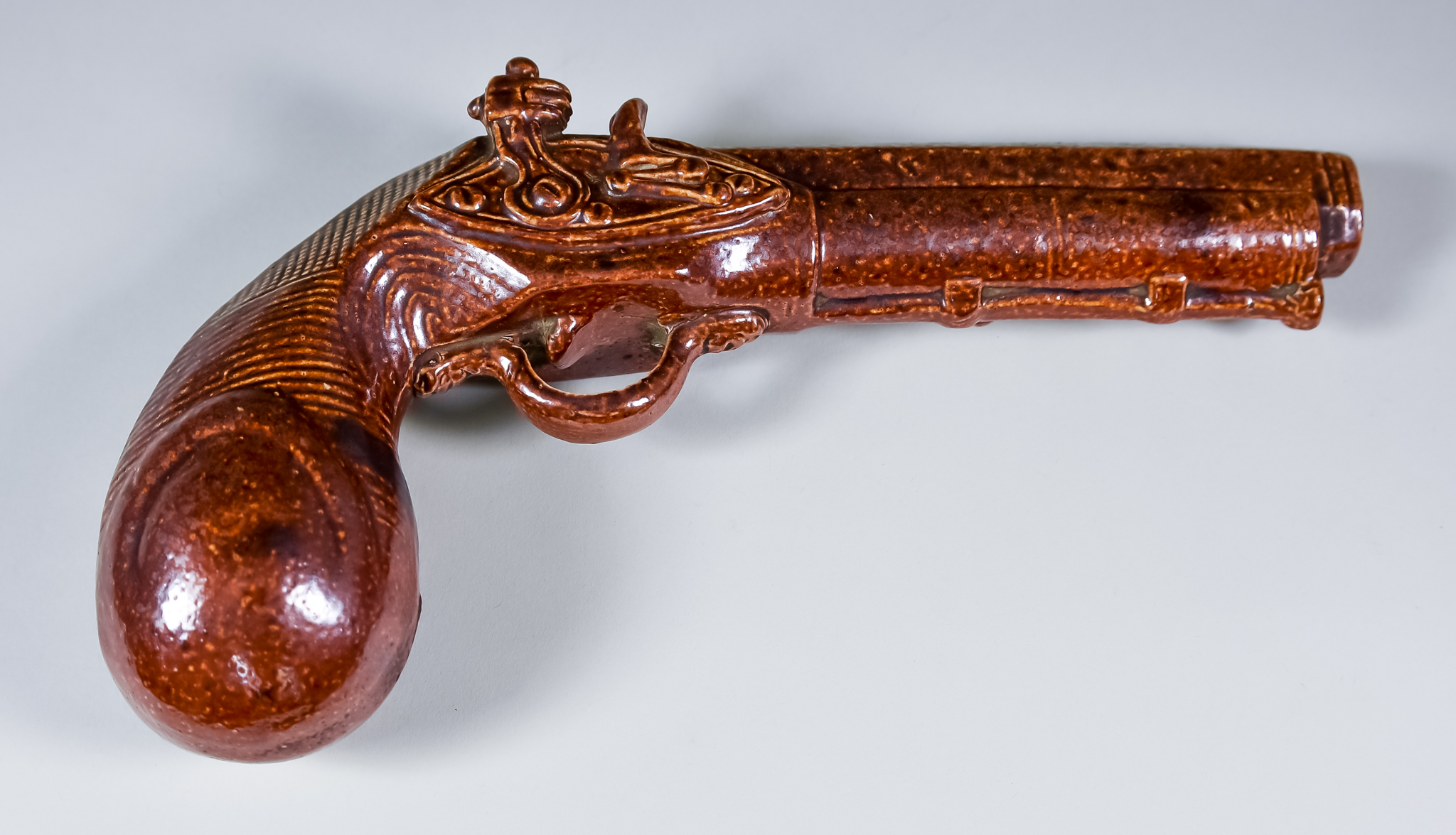 8d29cead-806a-4470-a5c2-ae61010014a4 Pottery spirit flask