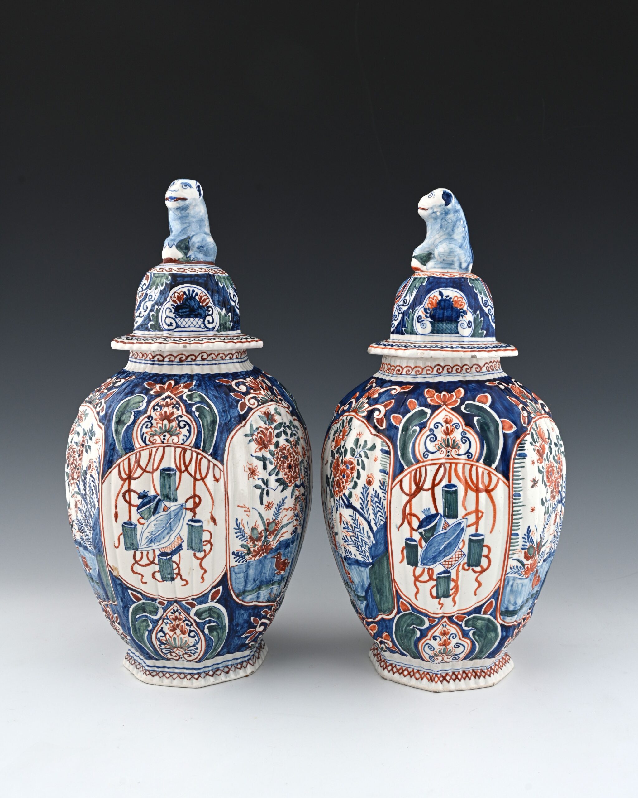31098-0 Delft vases