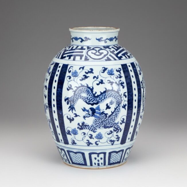 Chinese Qing Dynasty Dragon & Phoenix Vase