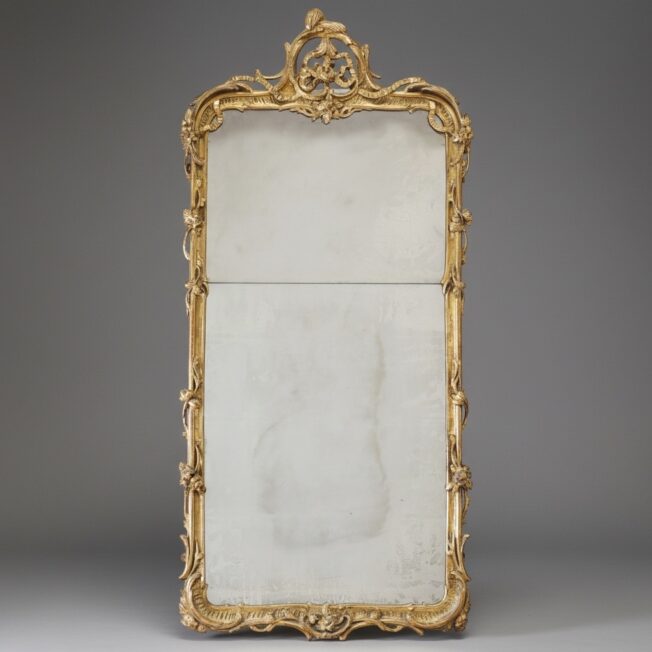 18th Century Dutch Rococo Carved Giltwood Mirror