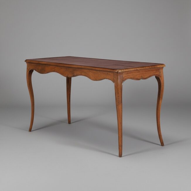 Louis XV Provincial Chestnutwood Writing-Table/Bureau-Plat